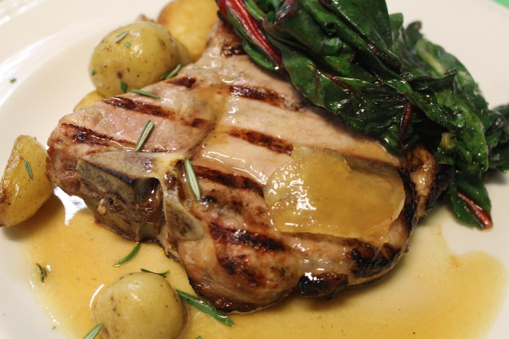 King Hill Inn & Kitchen New London Экстерьер фото
