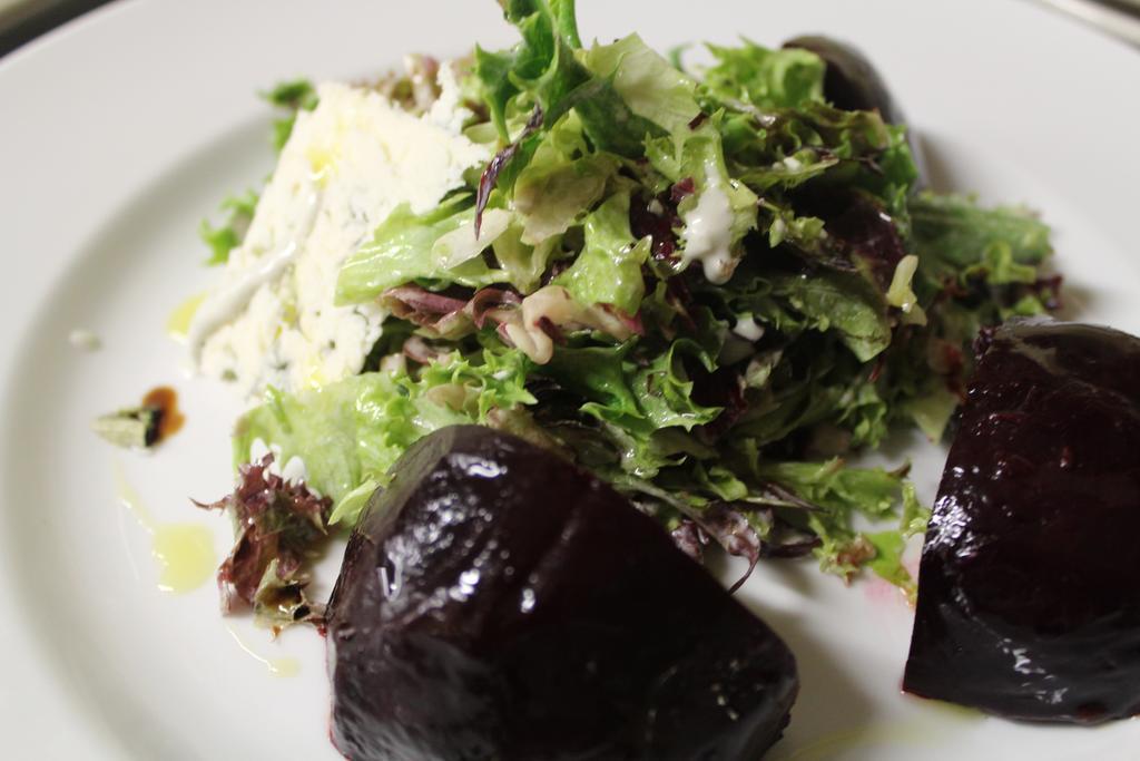 King Hill Inn & Kitchen New London Экстерьер фото