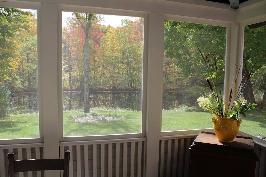 King Hill Inn & Kitchen New London Экстерьер фото