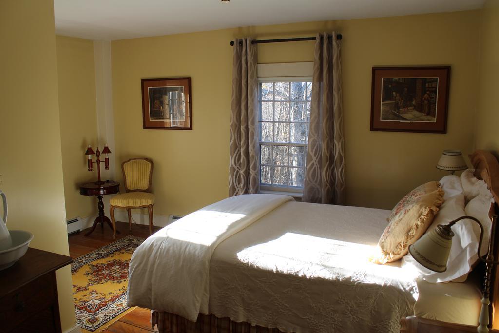 King Hill Inn & Kitchen New London Номер фото