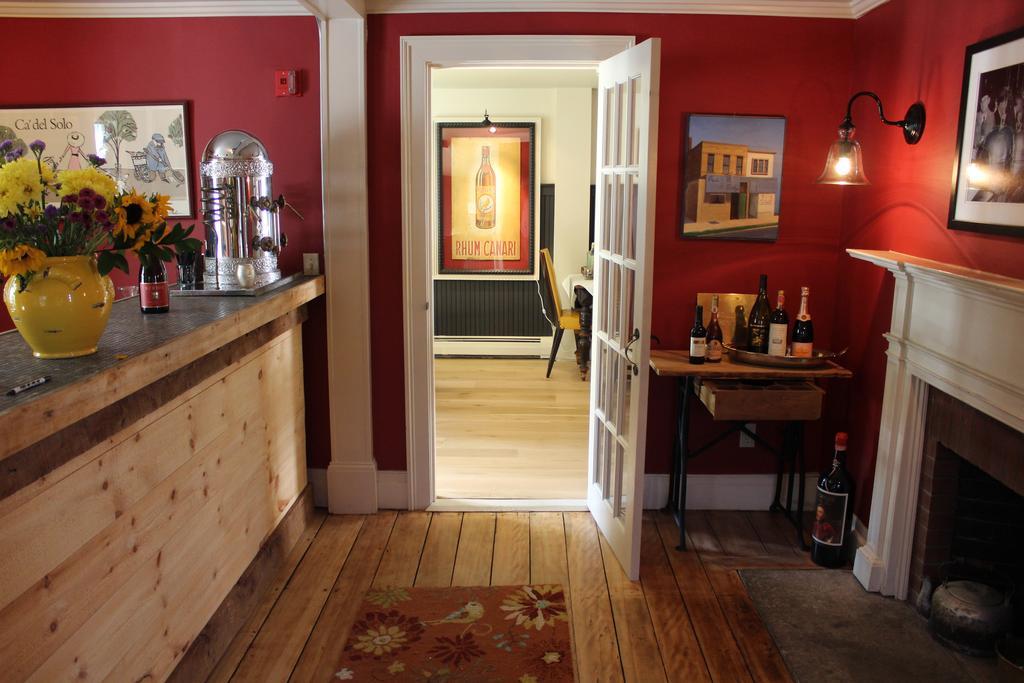 King Hill Inn & Kitchen New London Экстерьер фото